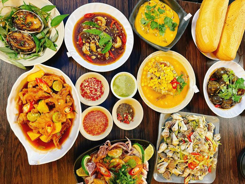 Top 9 delicious night snail shops are loved by young people 4