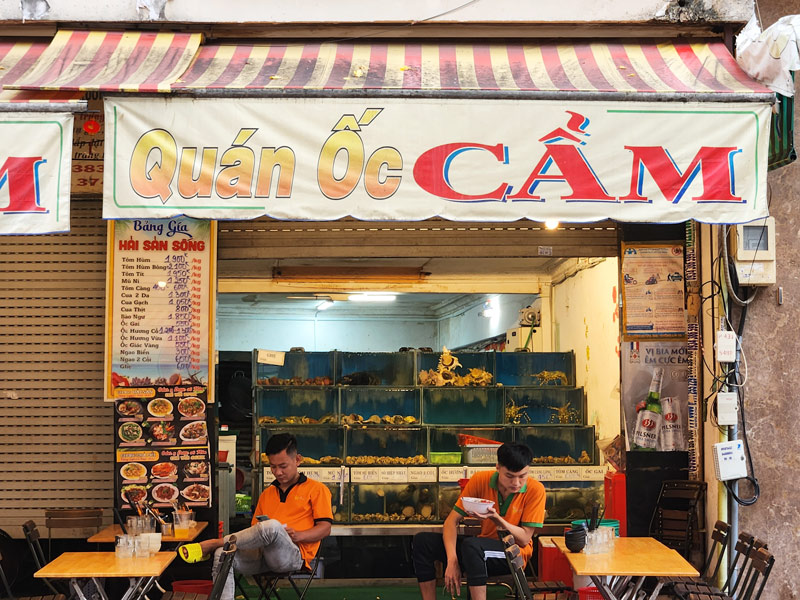 Top 9 famous night snail shops are loved by young people 7