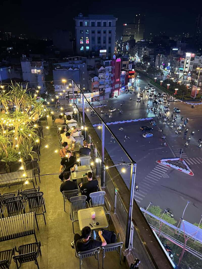 Review Aries Rooftop Coffee: The meeting point between the clouds and the sunset 5