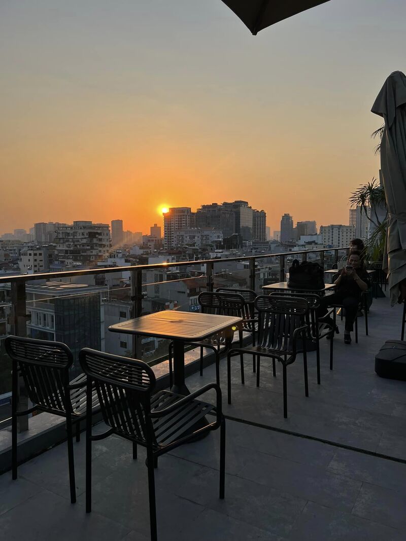 Review Aries Rooftop Coffee: The meeting point between the cloud and the sunset 4