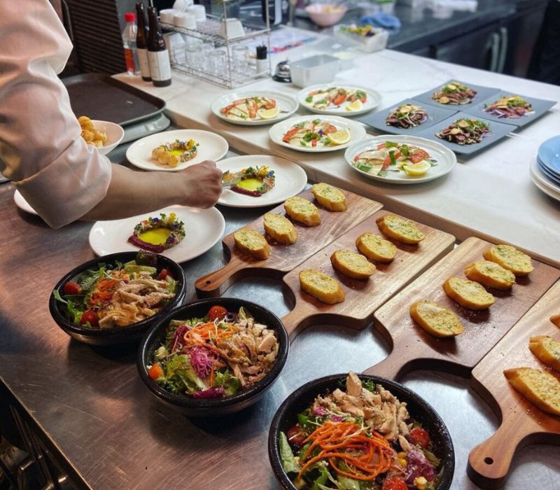 12 Beefsteak shops in District 1 are attractive not to be missed 13