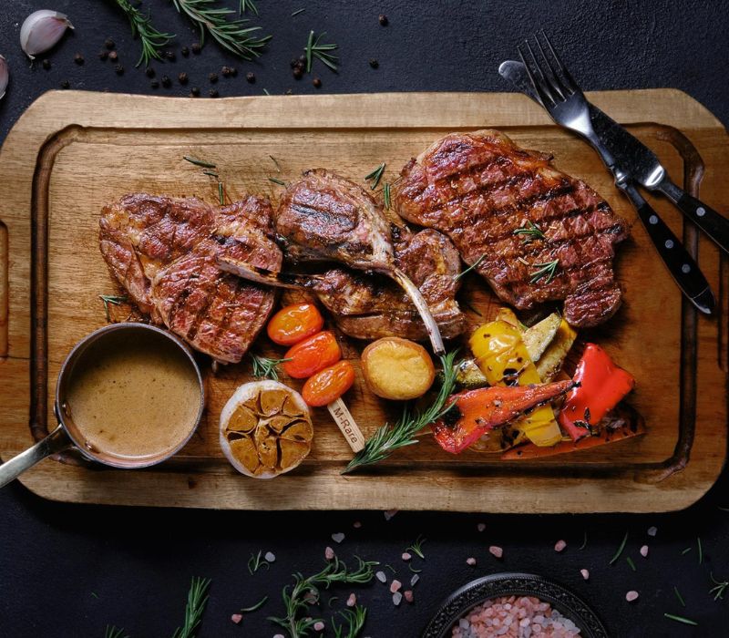 12 Beefsteak shops in District 1 are attractive not to be missed 4