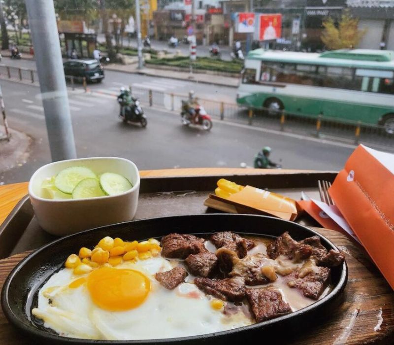 12 Beefsteak shops in District 1 are attractive not to be missed 5