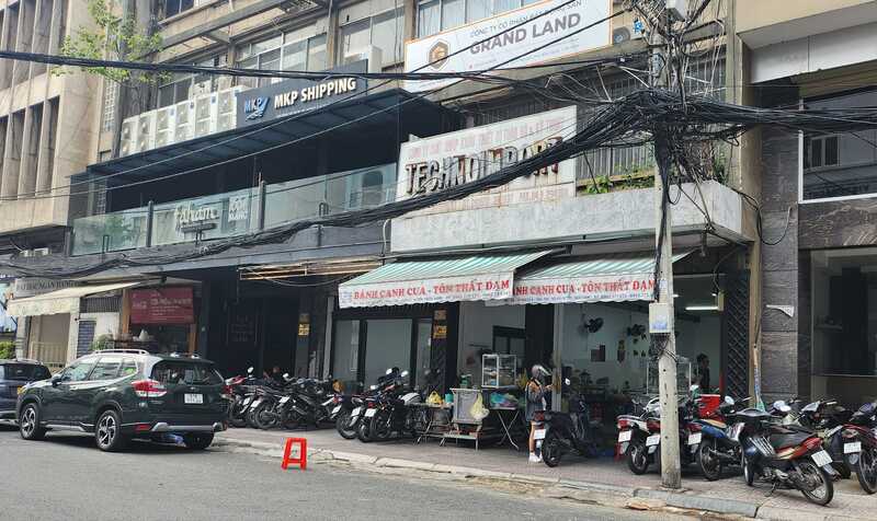 Ton That Dam crab soup, delicious shop in District 1, is famous near and far 2