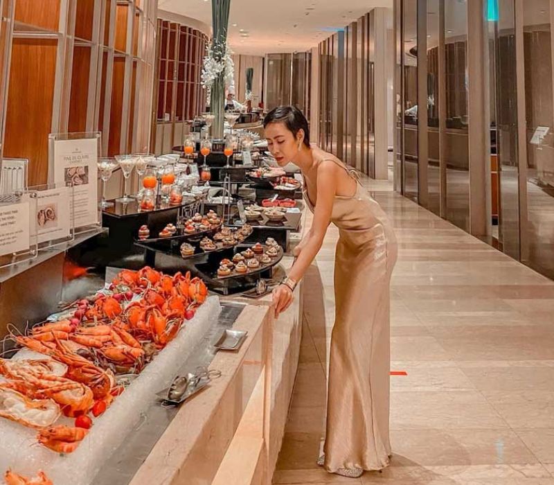 NE NE At the top 8 delicious seafood buffet restaurants in District 1, forget about the way about 2