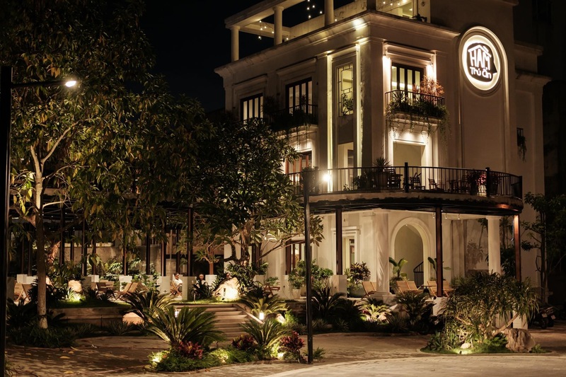 Tunneling cafe sheltered peaceful corner nestled in the heart of Hanoi 2