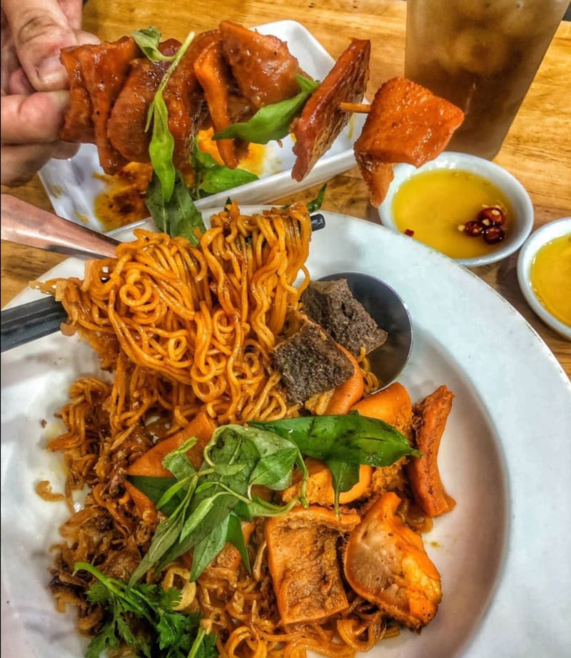 Enjoy Saigon and 5 delicious shops 'forgetting' 7