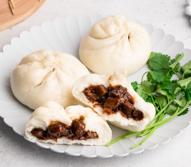 What is the special cuisine of the Chinese cuisine in District 5? 13
