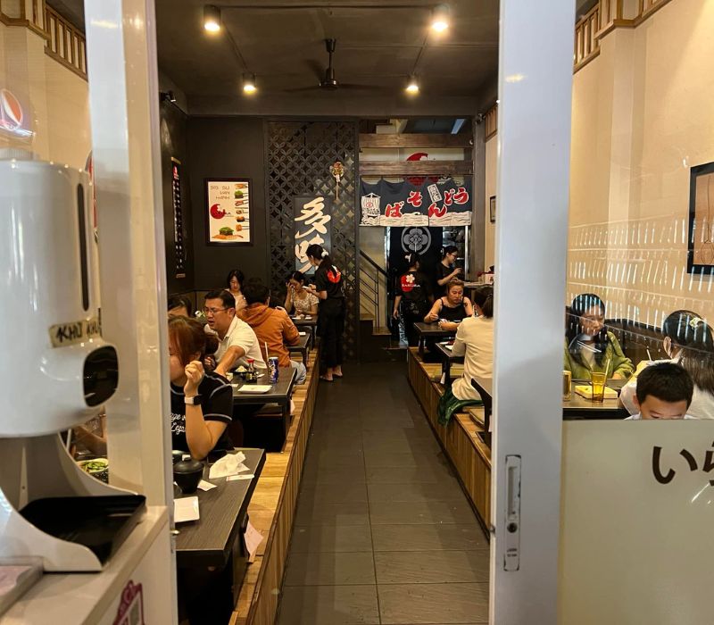 Check-in right in the top 8 delicious sushi shops in District 10 forgot the way about 12