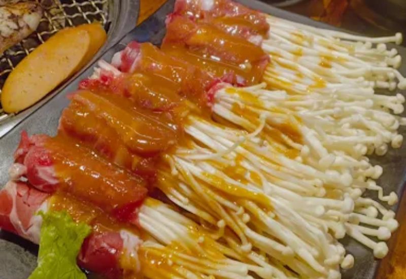 Top 10 famous Hanoi grilled hotpot shops have a delicious taste.