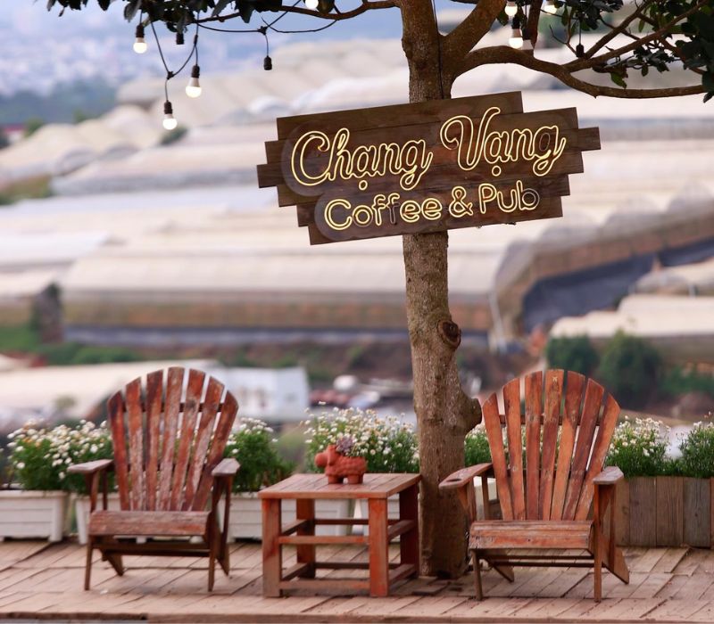 Discovering the twilight of Coffee & BBQ is what special? 5
