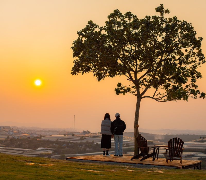 Discovering the twilight of Coffee & BBQ is what special? 9