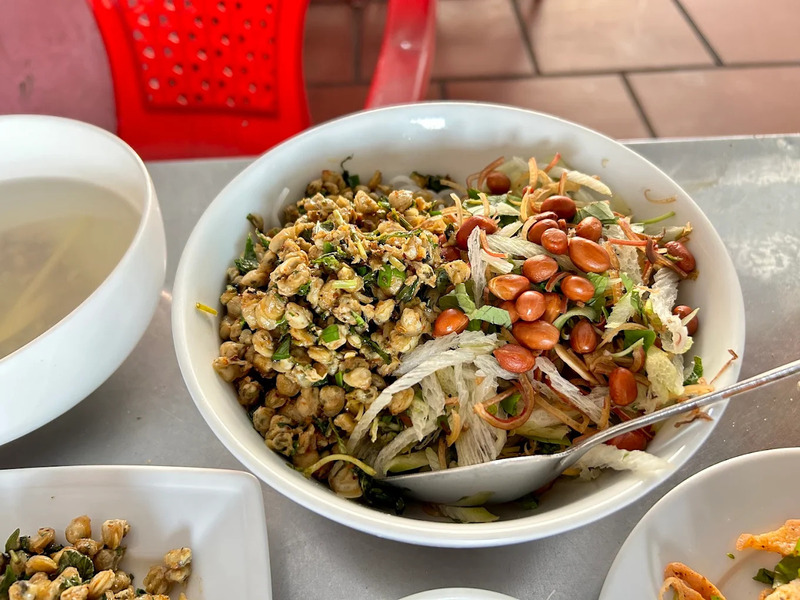 Top 10 delicious mussel shops in the heart of Hue in the heart of Saigon 10