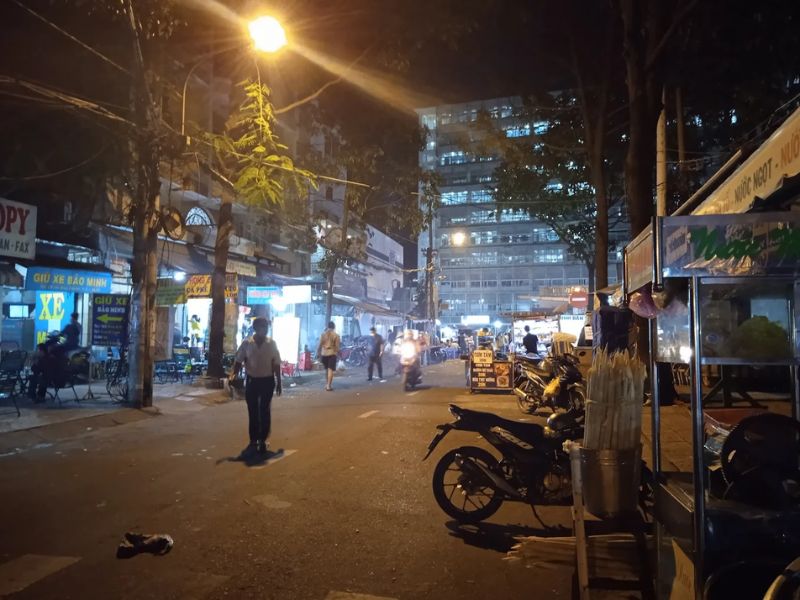 Top 10 Ho Chi Minh City Hammock Cafe has a cool, quiet space 4