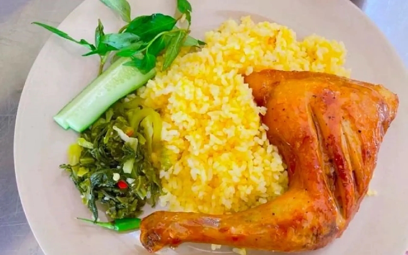 Attendance of 15 Saigon Chicken Rice Restaurant makes diners fascinated 2