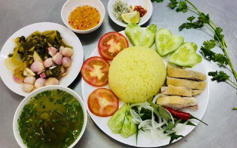 Attendance of 15 Saigon Chicken Rice Restaurant makes diners fascinated 5