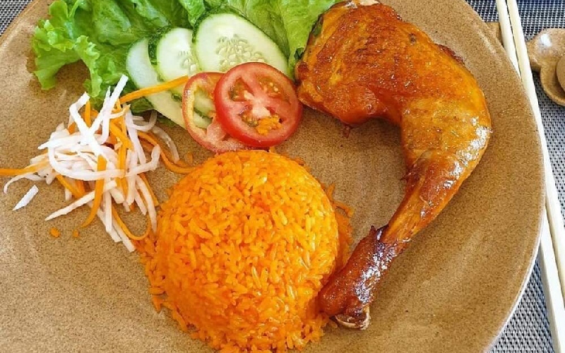 Attendance of 15 Saigon Chicken Rice Restaurant makes diners fascinated 7