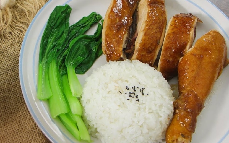 Attendance of 15 Saigon Chicken Rice Restaurant makes diners fascinated 9