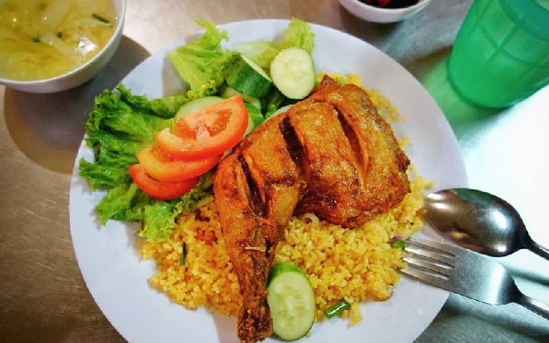 Top 15 delicious and delicious chicken rice shops in Saigon 7