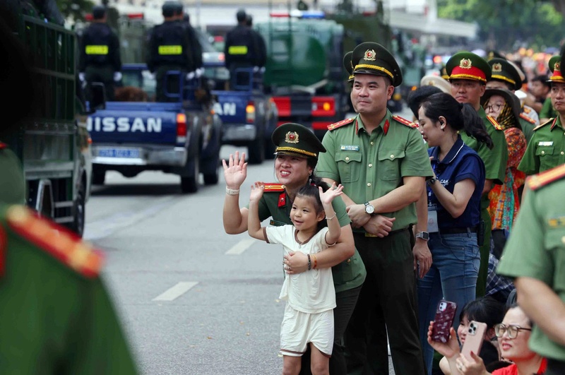 92 yards and parking spots to see the parade and parade on the occasion of National Day 8