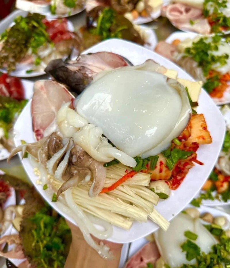 Top 16 delicious fish hotpot shops hard to resist in the heart of Saigon 9
