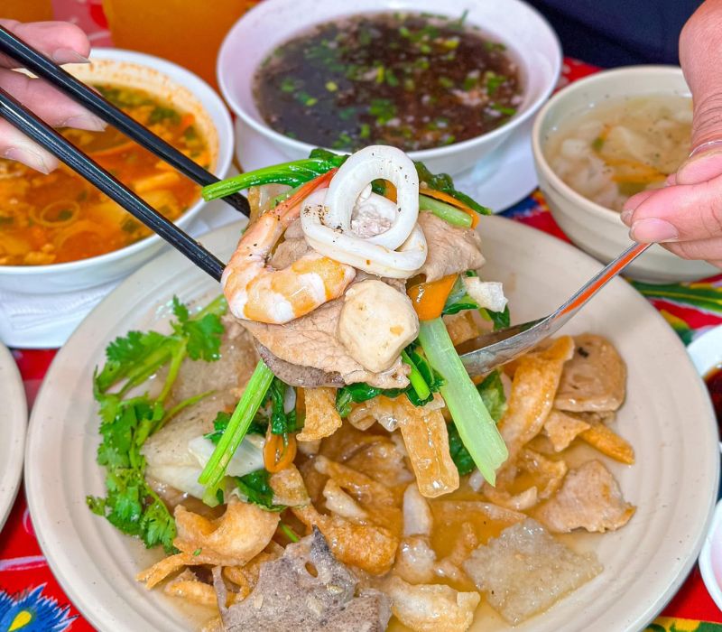 Top 9 delicious crispy fried noodles in Saigon should not miss 4