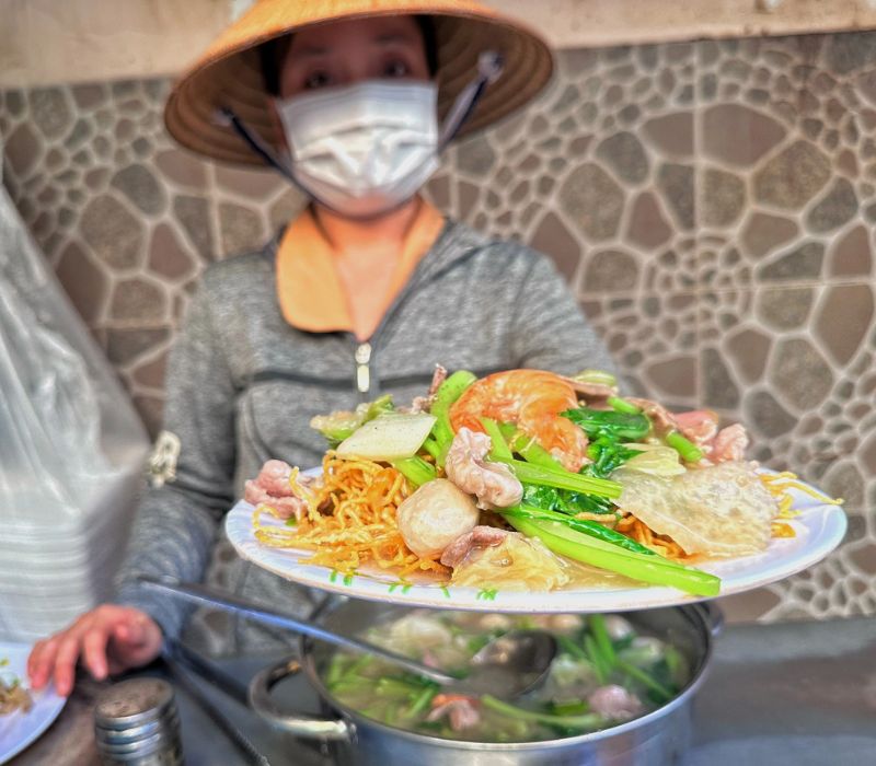 Top 9 delicious crispy fried noodles in Saigon should not miss 6