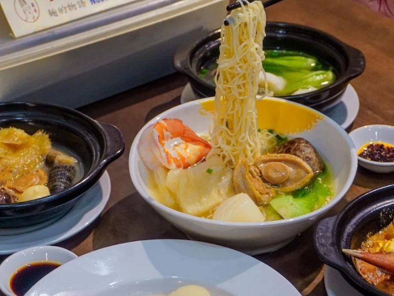 Suggest 12 best District 5 restaurants: Eating is me