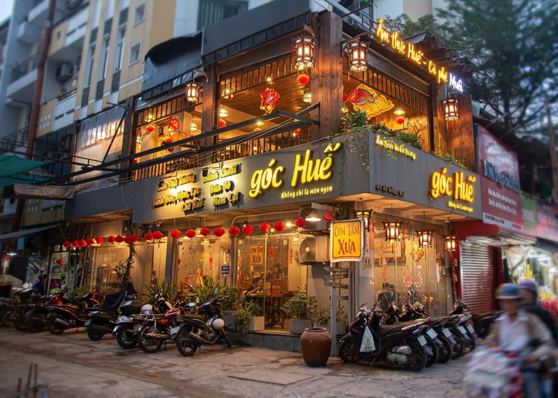 Take attendance of the best Hue shops for Saigon Team 2