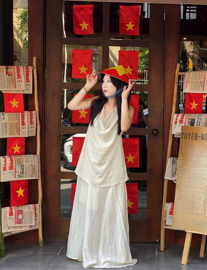 Check-in 8 Hanoi cafe brilliant red flag with yellow stars on September 2
