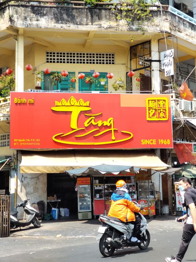 Bakery increased over 70 years old in the heart of District 5 7