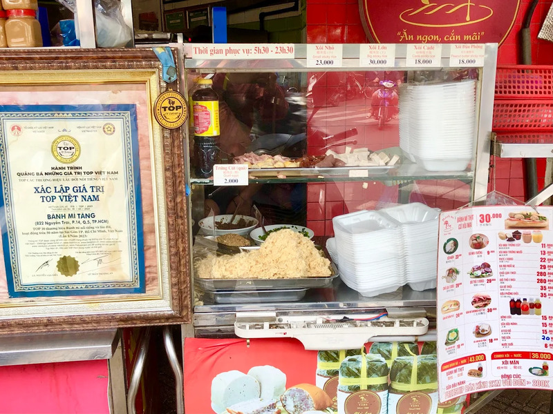 Bread shop increased over 70 years old in the heart of District 5 8