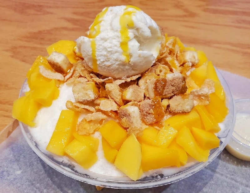 Top 8 Bingsu shop in District 1 cooled the summer day 11