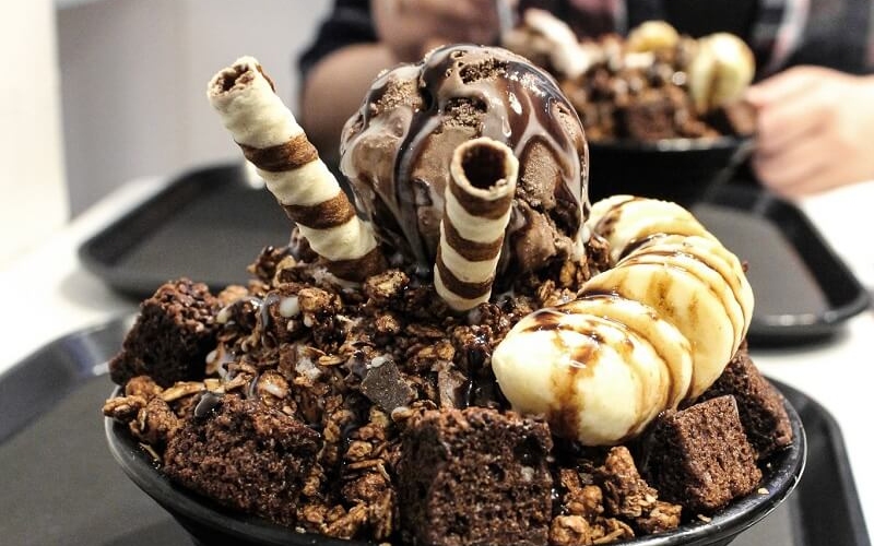 Top 8 Bingsu shop in District 1 cooled the summer day 4