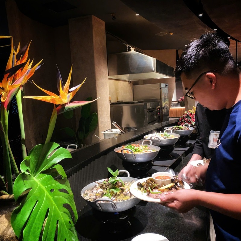 Tay Ho lotus buffet: Food symbol on the banks of West Lake Hanoi 8