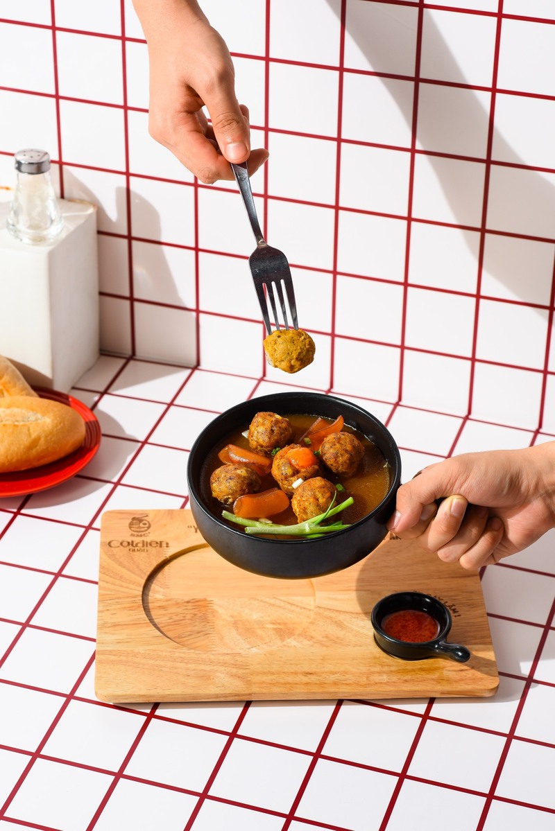 Electric pole: Hanoi cuisine pans and bread 6