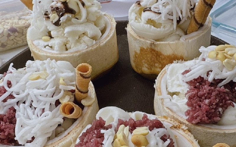 Top 14 delicious Saigon coconut ice cream shops make you love right from the first time 2
