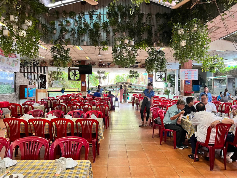 Top 8 pubs in District 5 sharp bait, delicious beer, reasonable price 3