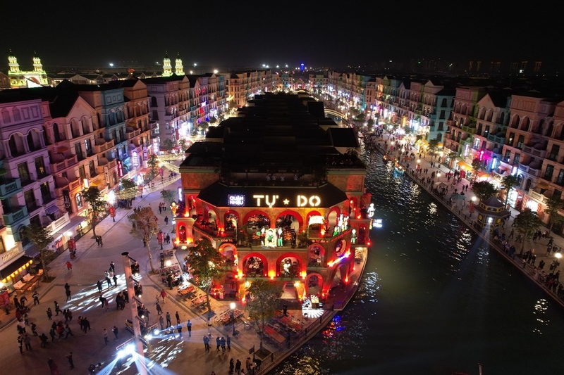 17 Free pubs in Hanoi with unique space 6