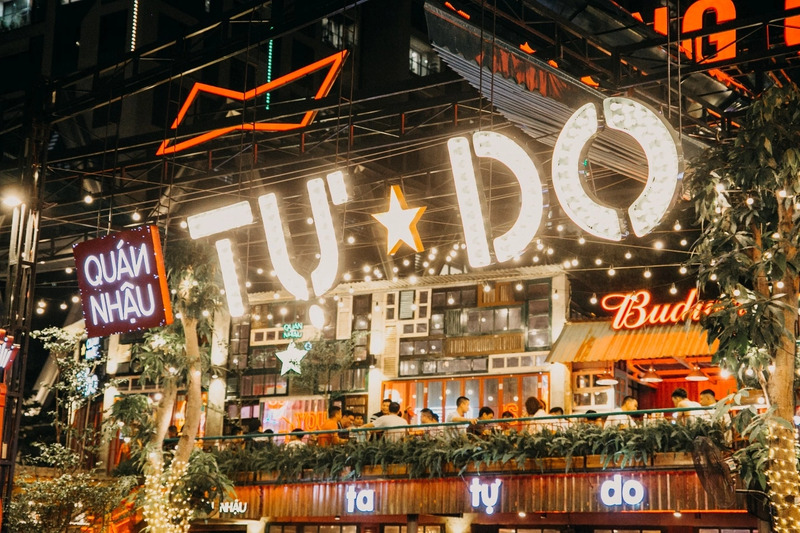 17 Free pub facilities in Hanoi with unique space 2