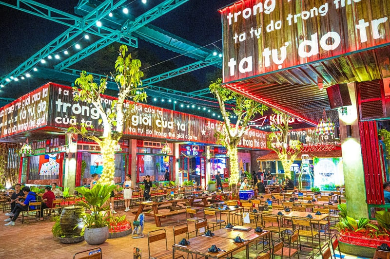 17 Free pubs in Hanoi with unique space 5