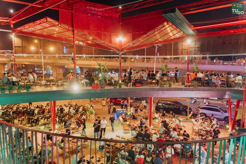 17 Free pubs in Hanoi with unique space 12