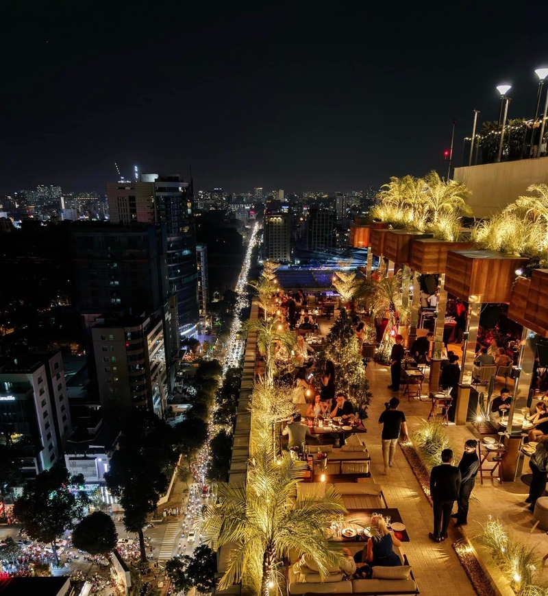 Shri Lifestyle Dining: Rooftop restaurant in the heart of Saigon 2