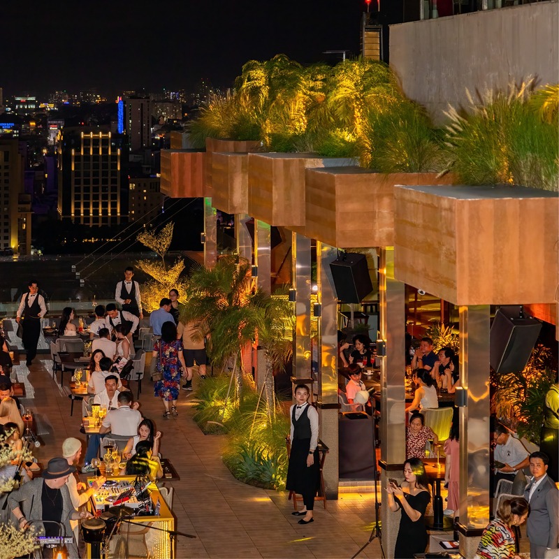 Shri Lifestyle Dining: Rooftop restaurant in the heart of Saigon 5