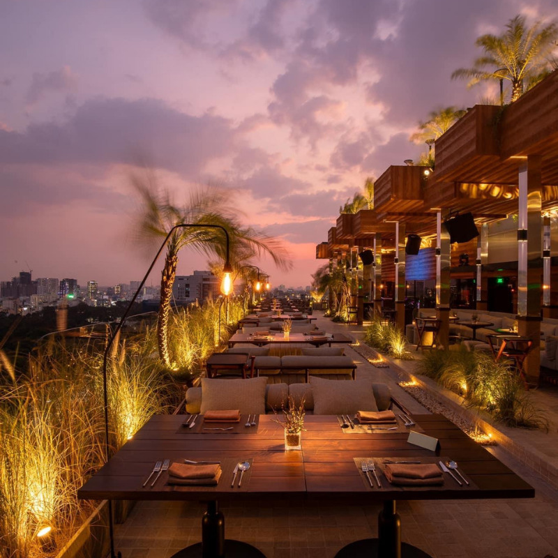 Shri Lifestyle Dining: Rooftop restaurant in the heart of Saigon 3