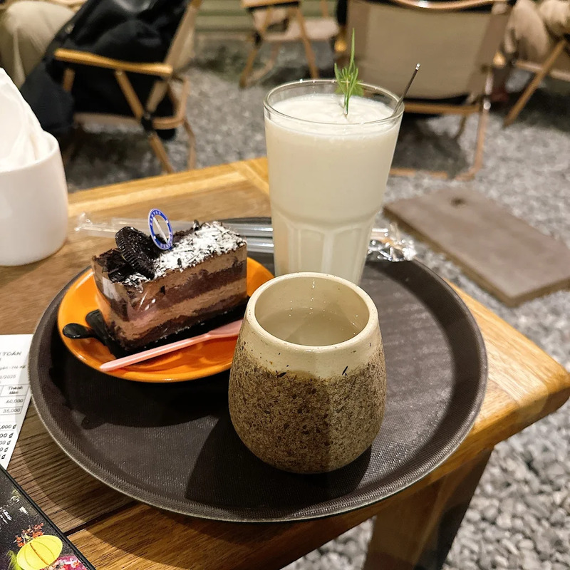 Tiny Post Cafe: Quiet vintage cafe in the heart of the capital 13