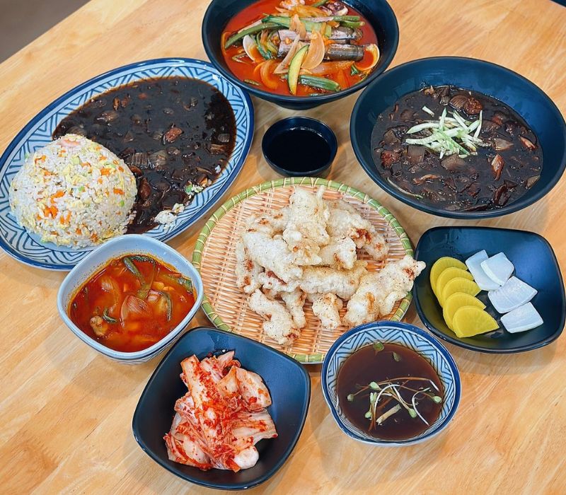 Champong Legend: Experience Korean cuisine standard in the heart of Saigon 6