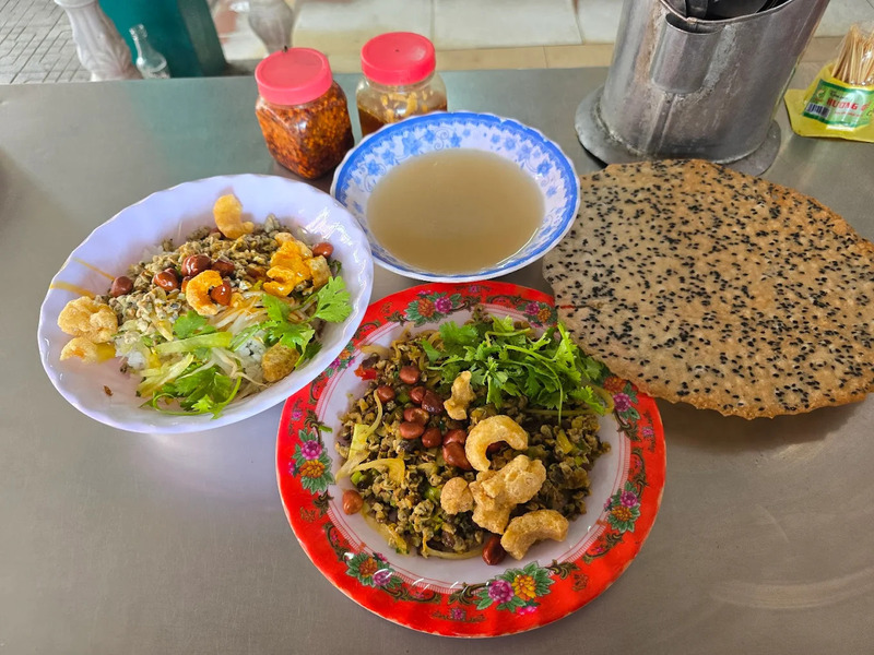 The quintessence of Hue cuisine brings flavors that tell the story of the ancient capital 4