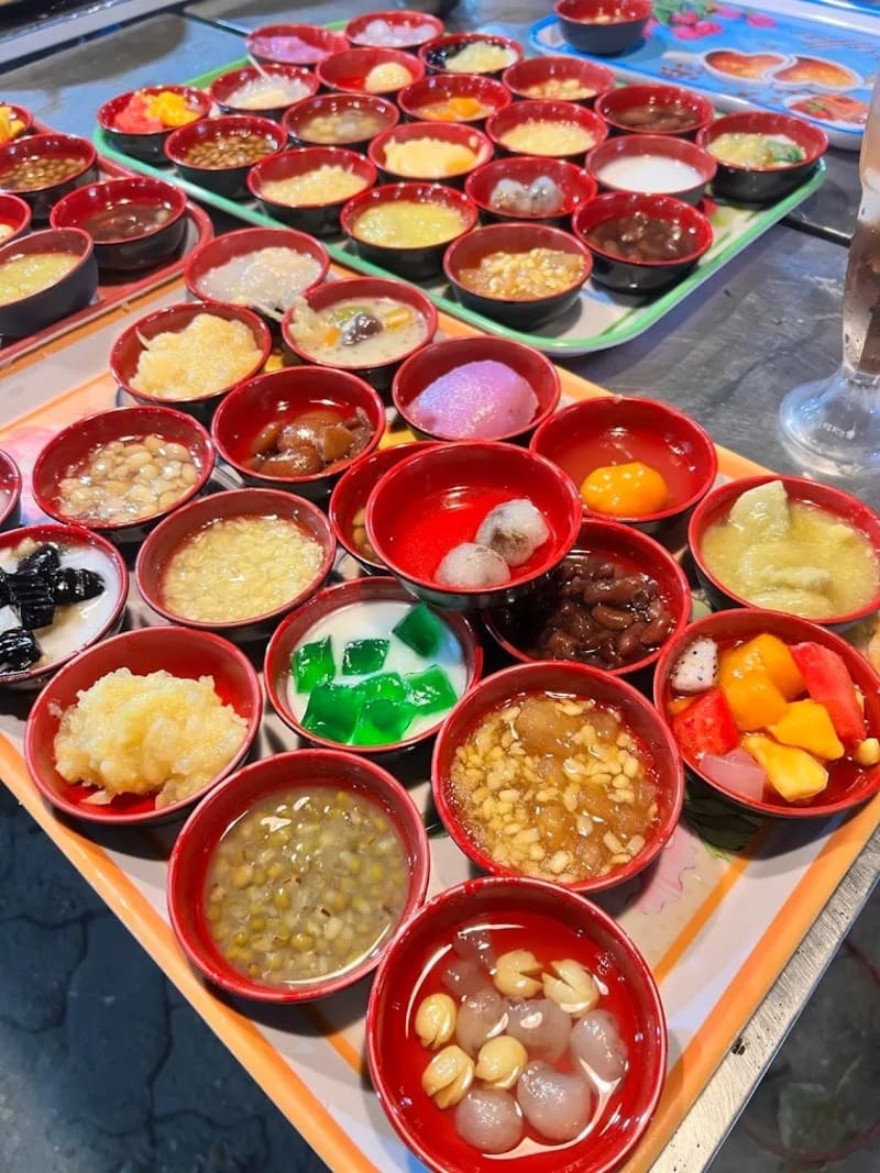 The quintessence of Hue cuisine brings flavors that tell the story of the ancient capital 6