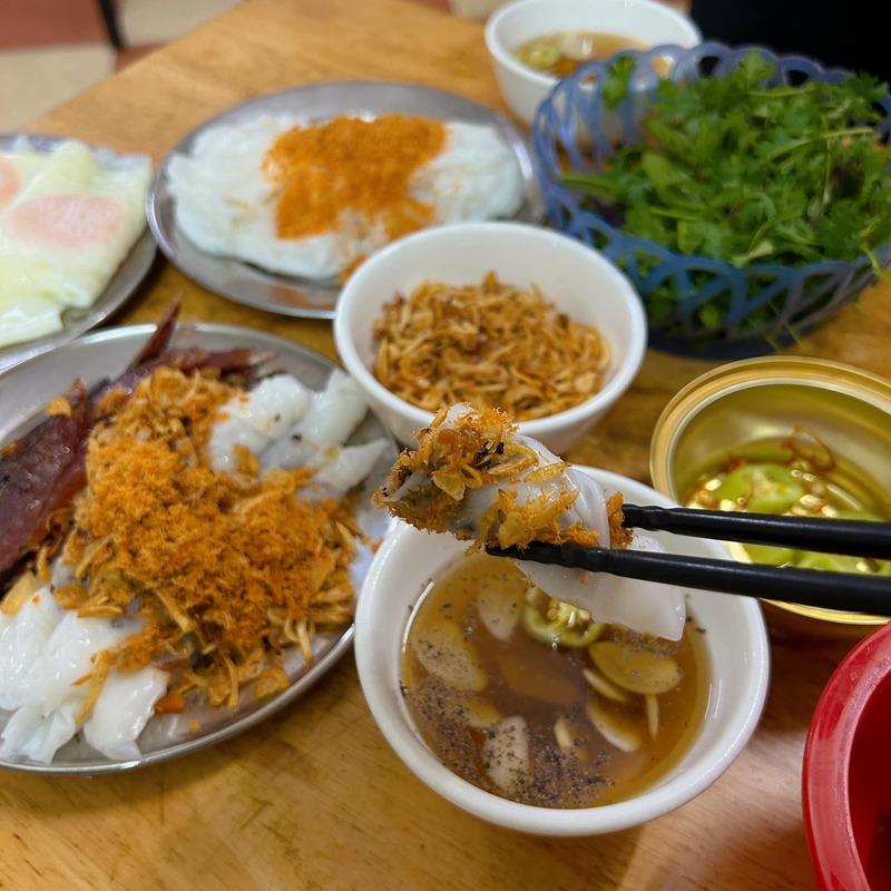 Tell you 8 delicious banh cuon shops in Hanoi with excellent taste 2